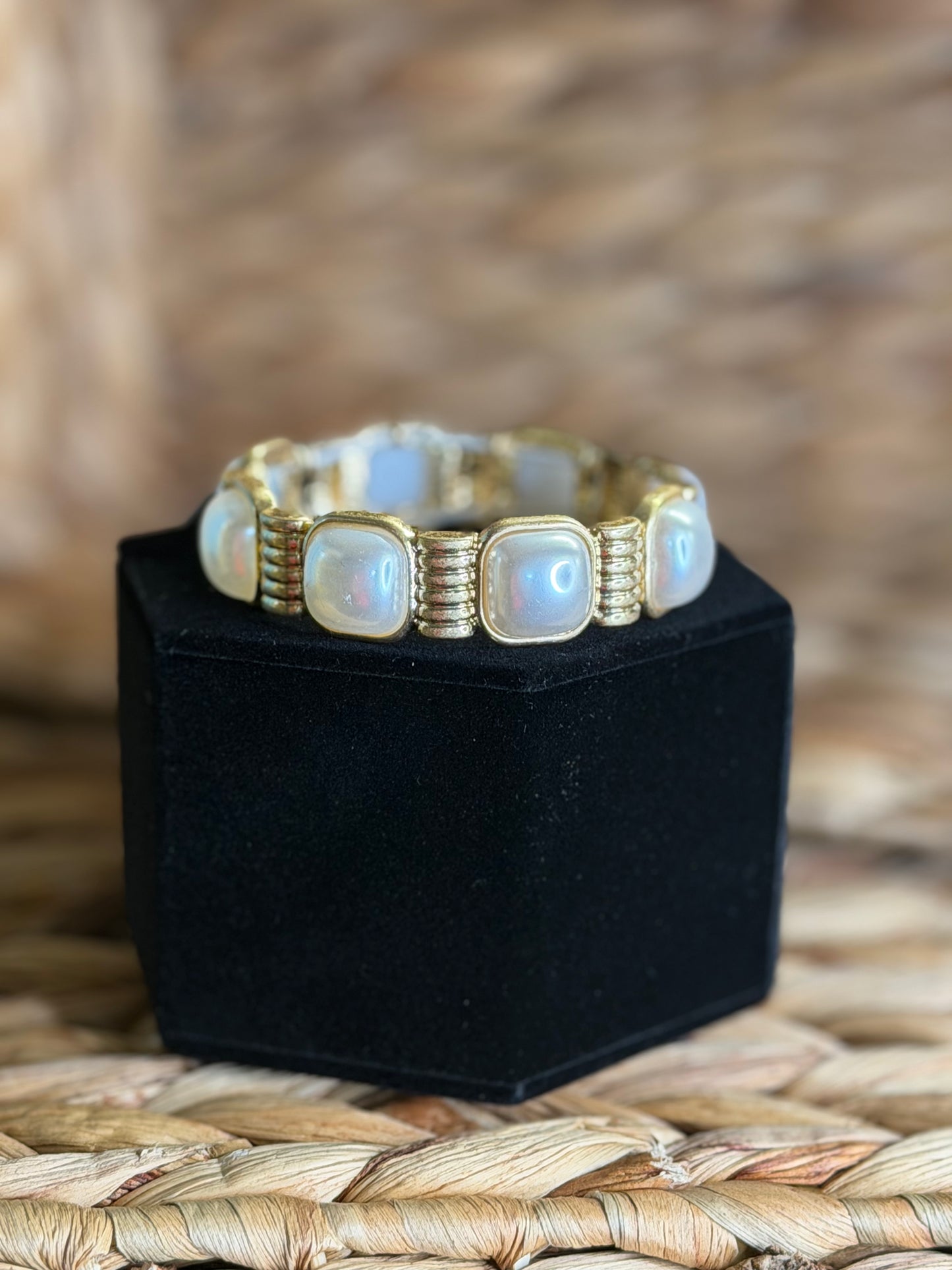 Stretchy square pearl bracelet, Gold