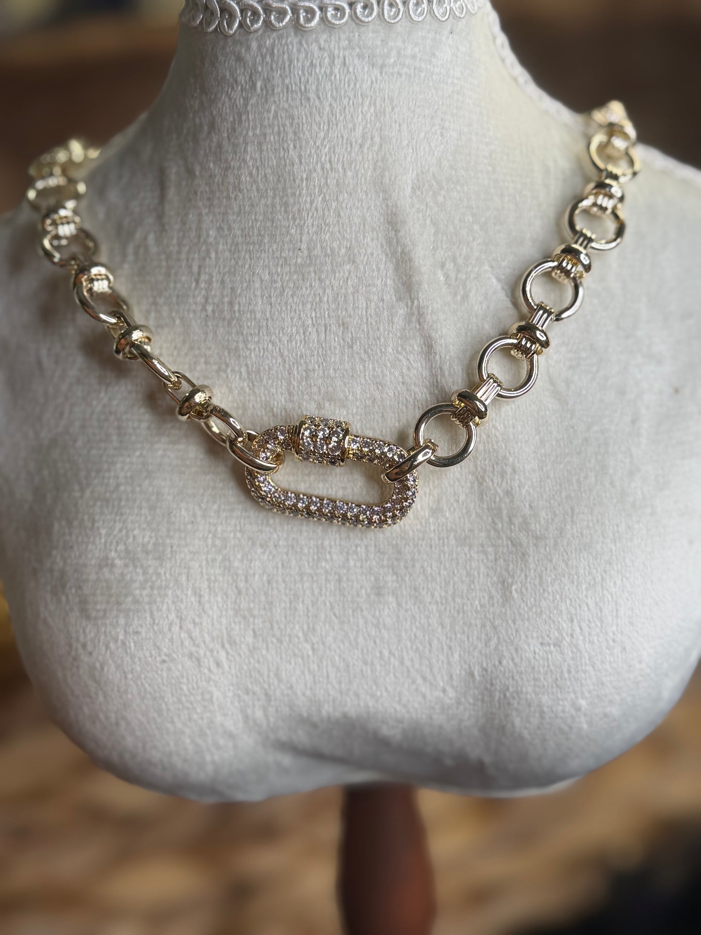 Gold necklace with pavé