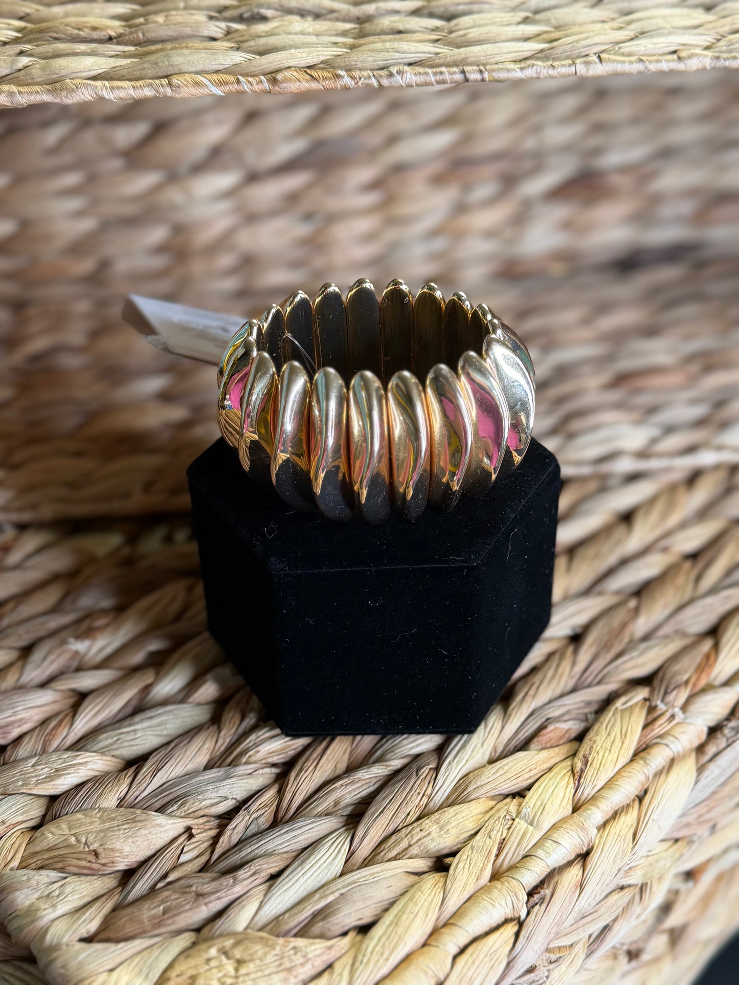 Stretchy gold bracelet