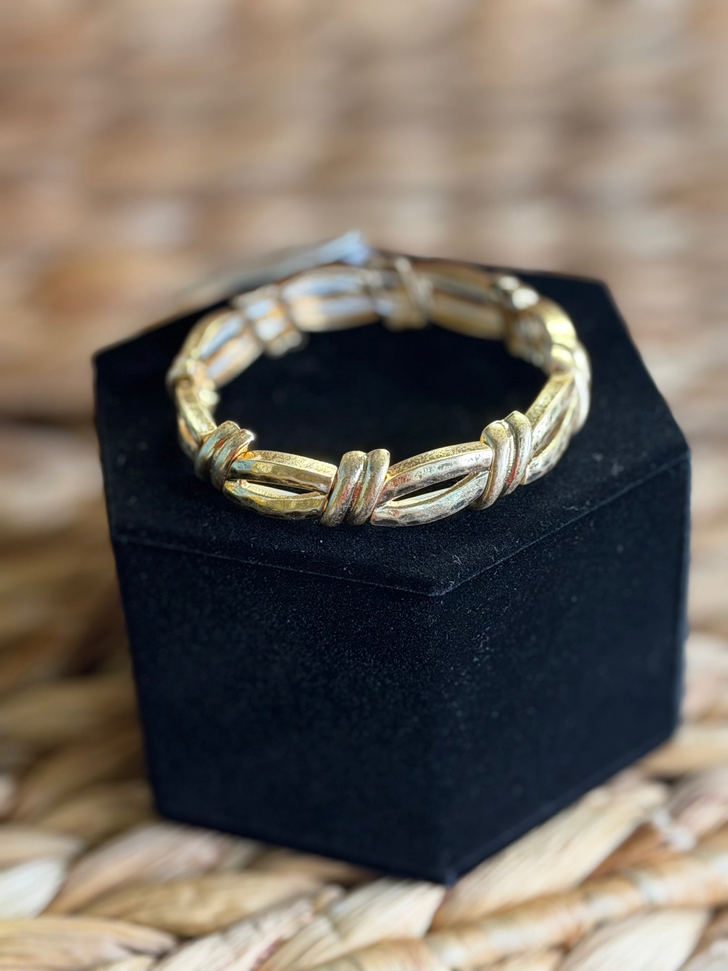 Stretchy gold bracelet