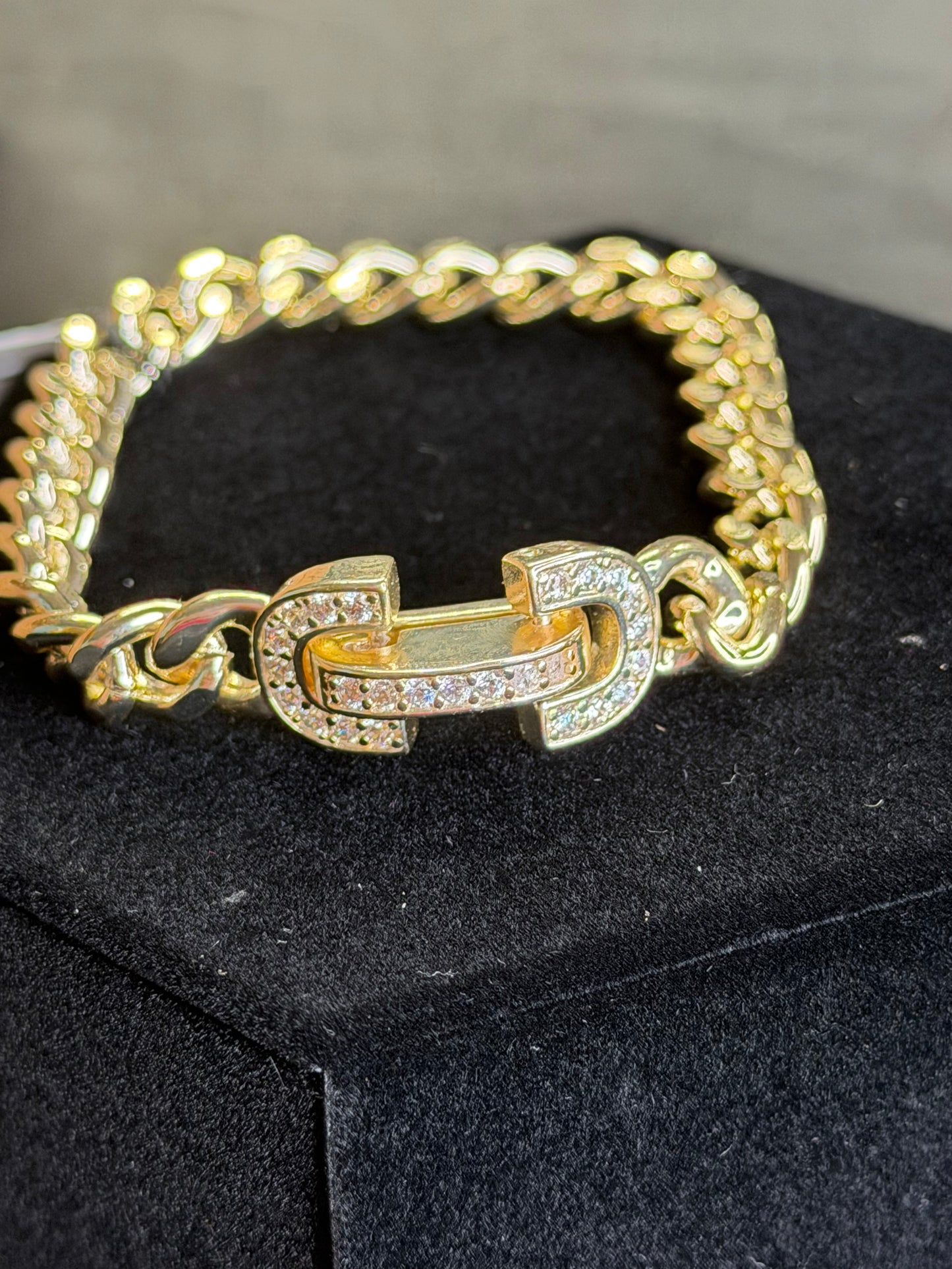 Gold chain bracelet
