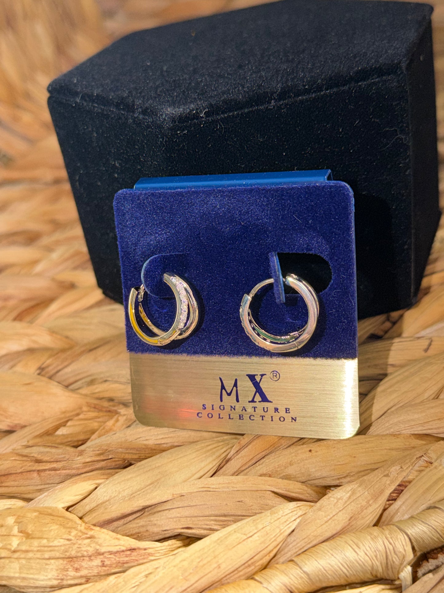Silver earrings with diamonds