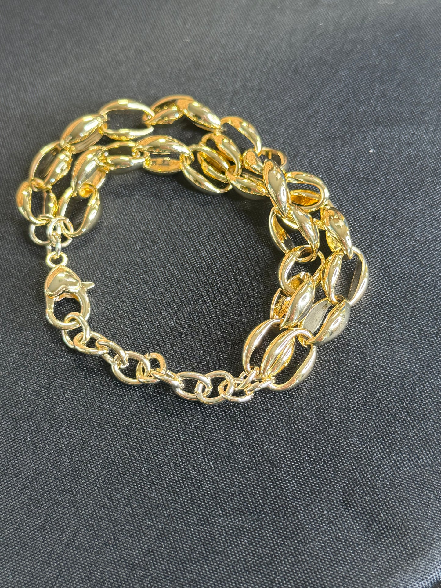 Gold oval link bracelet